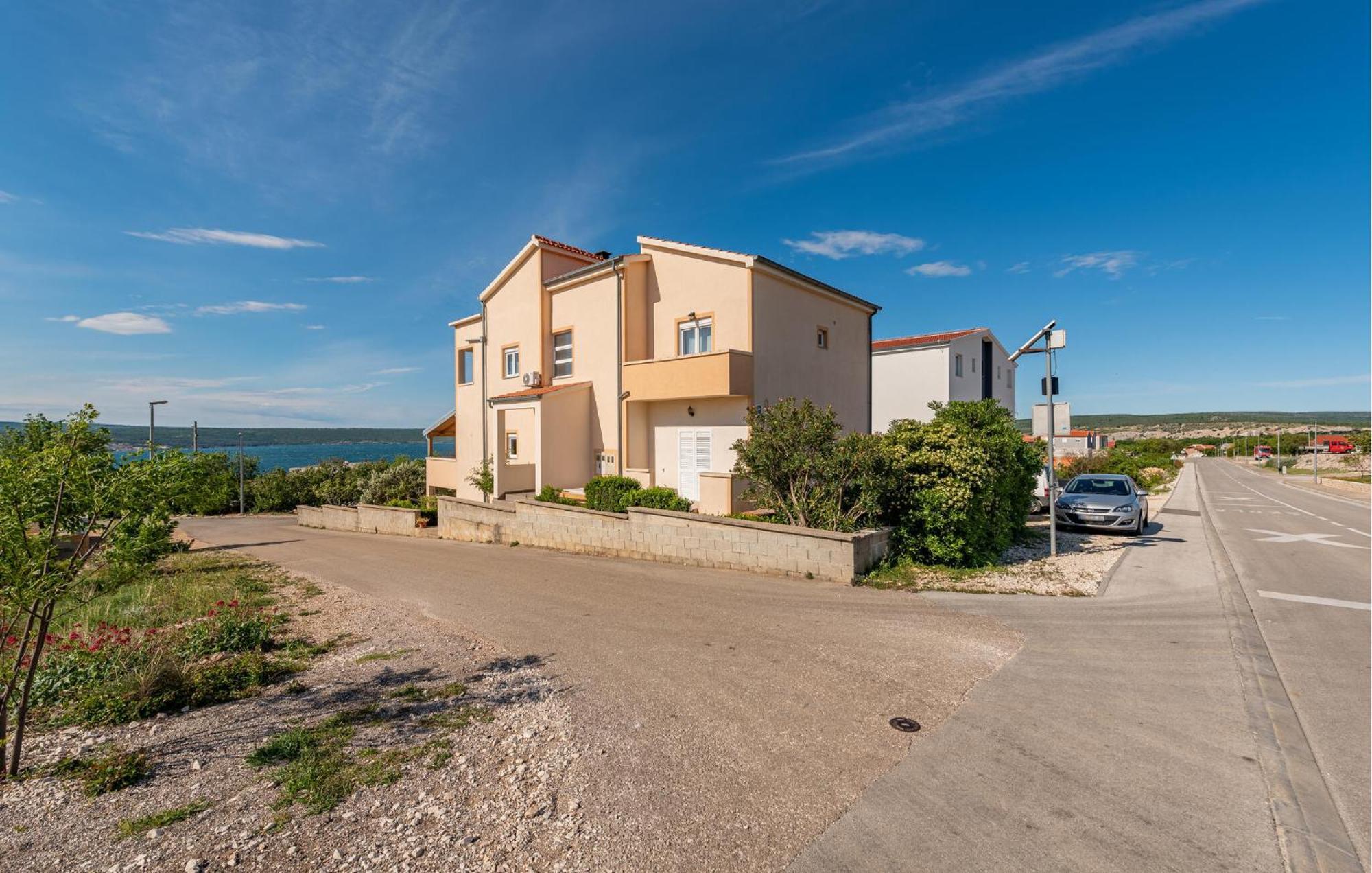 Beautiful Apartment In Maslenica With Kitchen Kültér fotó