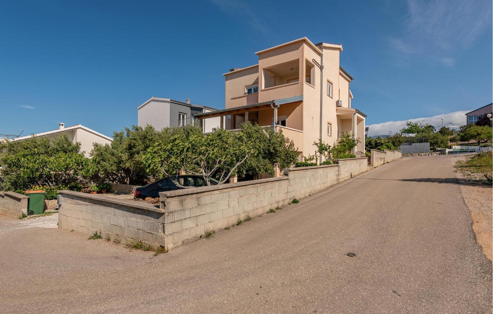 Beautiful Apartment In Maslenica With Kitchen Kültér fotó