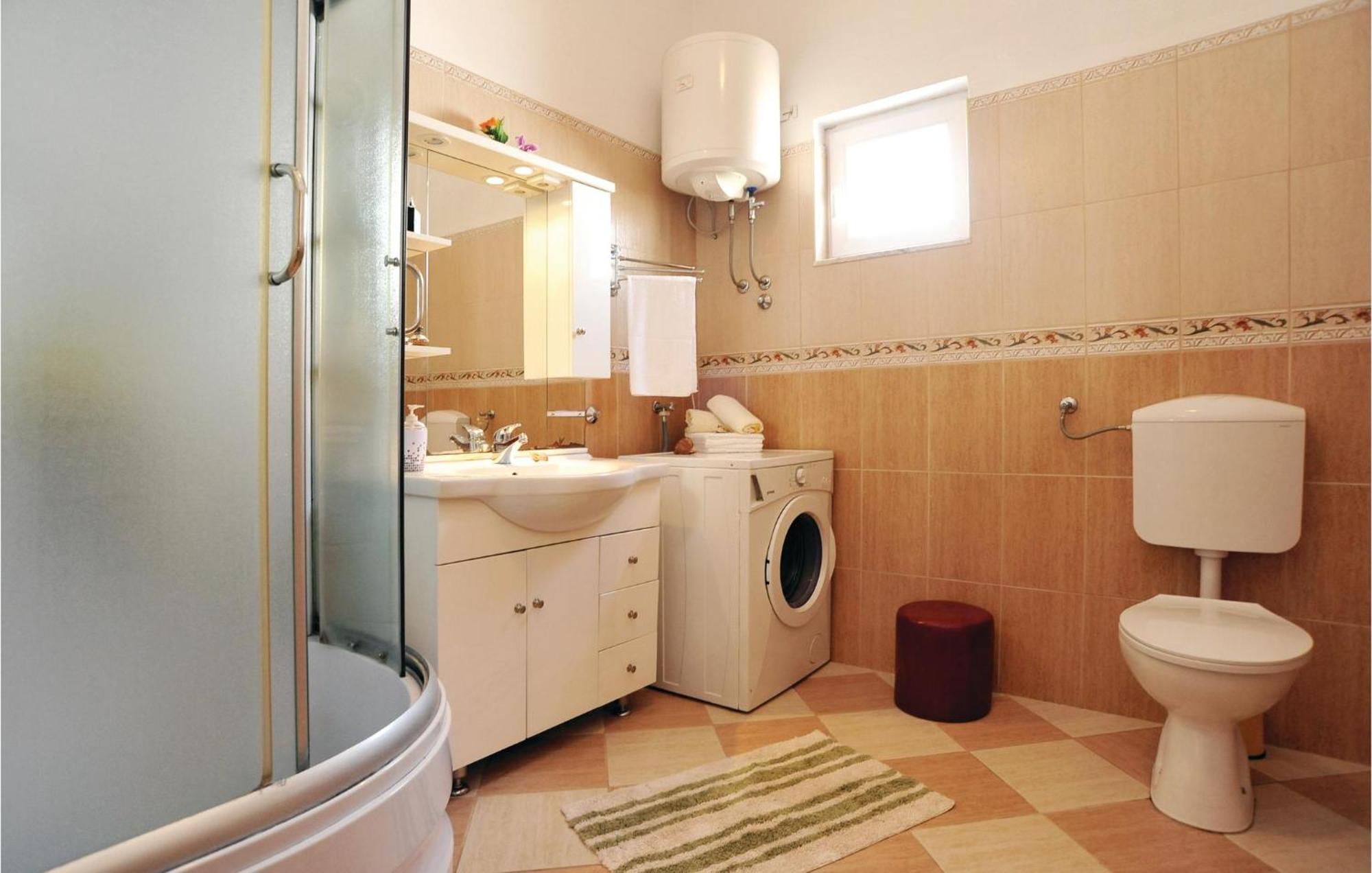Beautiful Apartment In Maslenica With Kitchen Kültér fotó